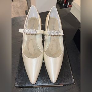 Angela Nuran Pumps, size 8.5 nib